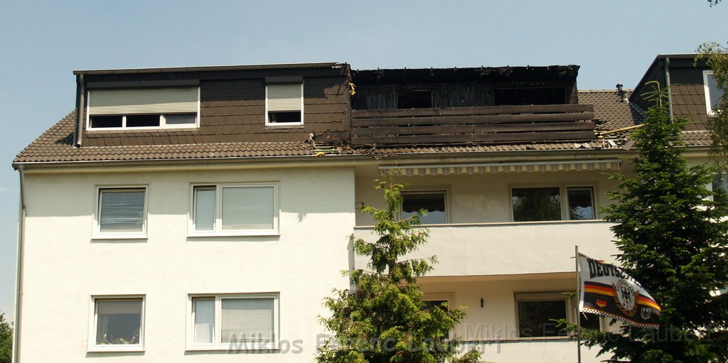 Mark Medlock s Dachwohnung ausgebrannt Koeln Porz Wahn Rolandstr P10.JPG